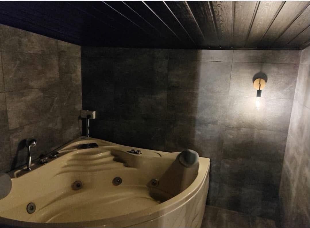 Jacuzzi